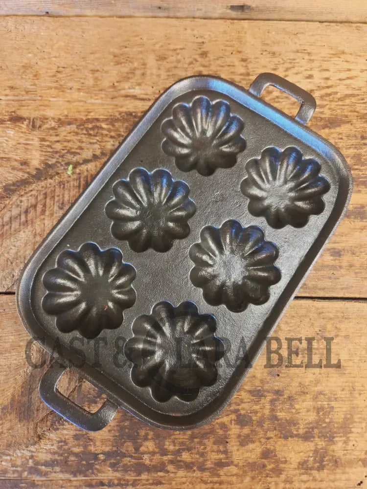 Great gift! Pre 1900’s closed frame Antique Gate-Marked #10 Turks Head Pan - Bakeware
