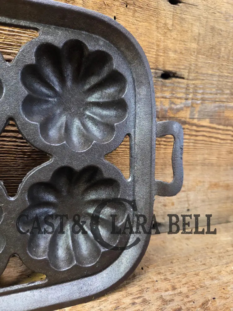 Great gift! Pre 1900’s Unmarked Antique Gate-Marked #10 Turks Head Pan 6 Cup