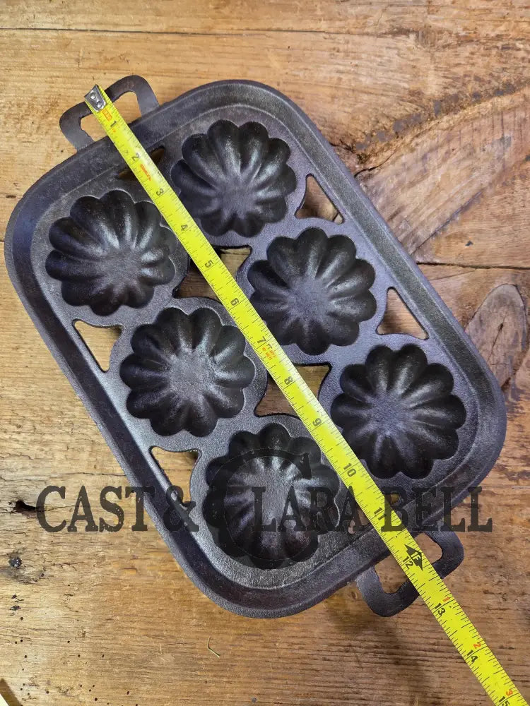 Great gift! Pre 1900’s Unmarked Antique Gate-Marked #10 Turks Head Pan 6 Cup