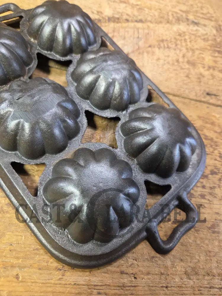 Great gift! Pre 1900’s Unmarked Antique Gate-Marked #10 Turks Head Pan 6 Cup