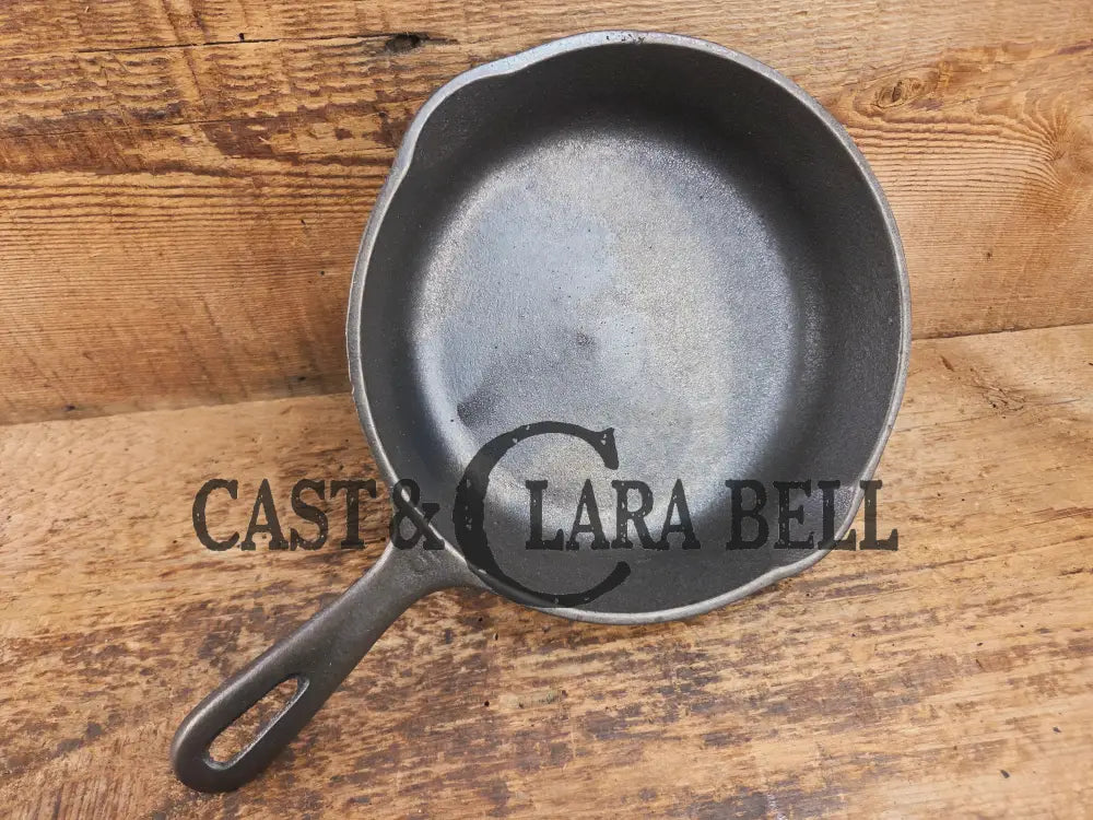 Great gift! Unmarked Wagner #5 Cast Iron Skillet 8 Inches Great Saute pan Skillet