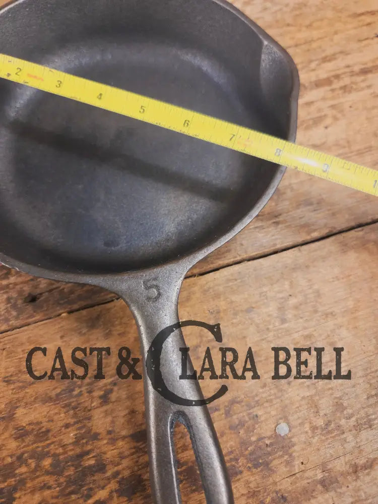 Great gift! Unmarked Wagner #5 Cast Iron Skillet 8 Inches Great Saute pan Skillet