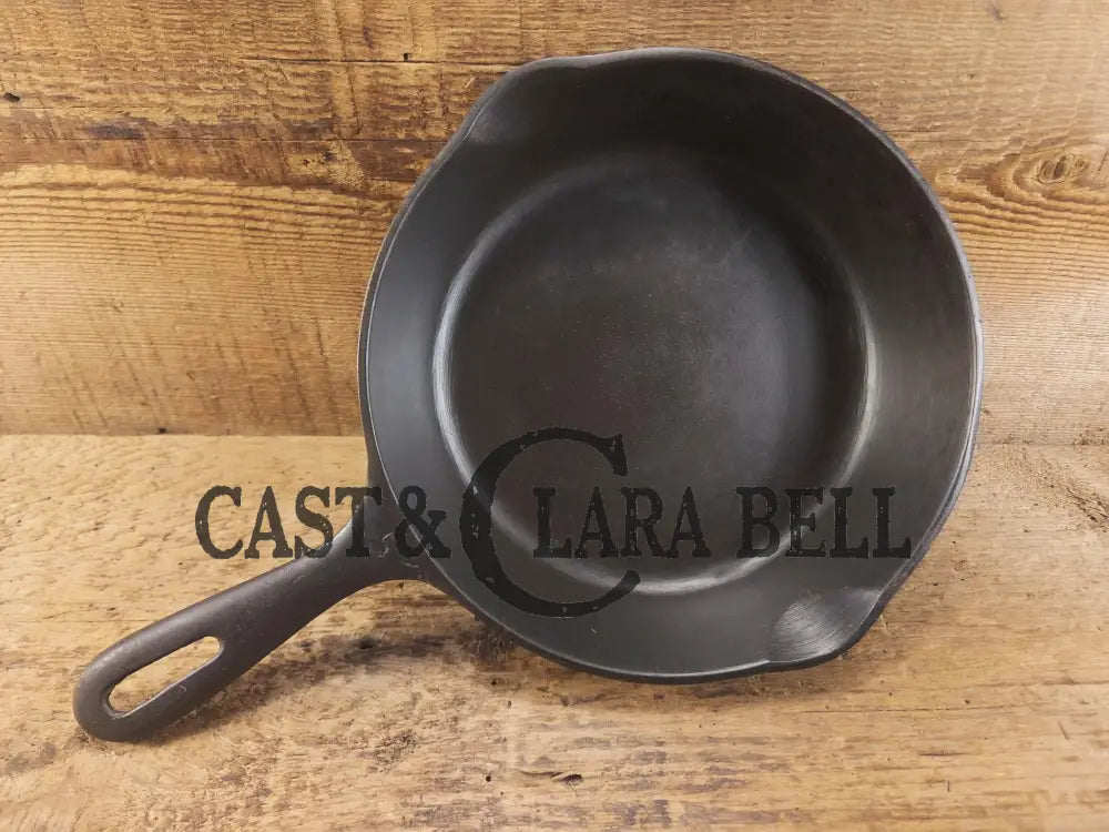 Great gift! Wagner #5 Cast Iron Skillet 8 Inches Great Saute pan or starter pan! Skillet