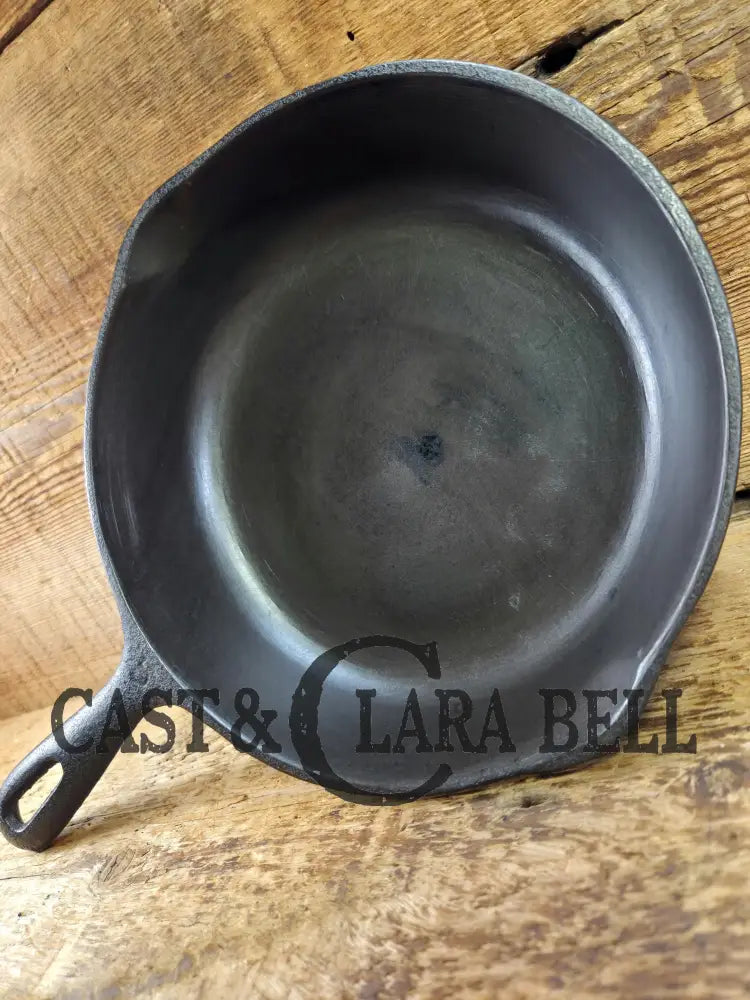 Great gift! Wagner #5 Cast Iron Skillet 8 Inches Great Saute pan or starter pan!