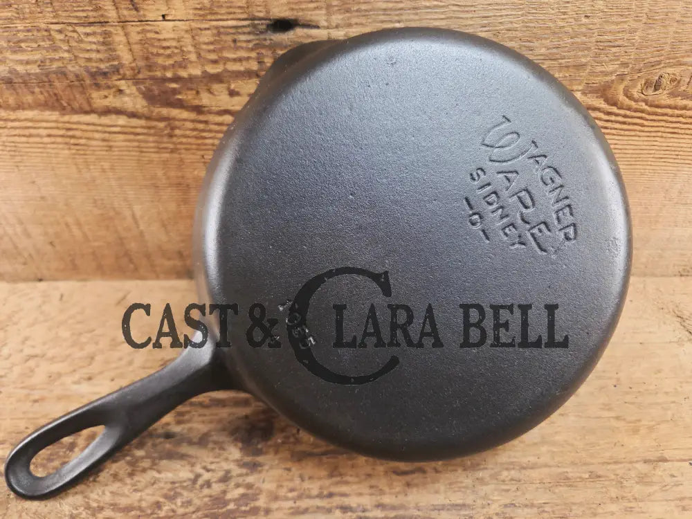 Great Saute pan! 1930’s Wagner #5 Skillet with Stylized Logo 1055 A. Awesome everyday skillet! Skillet