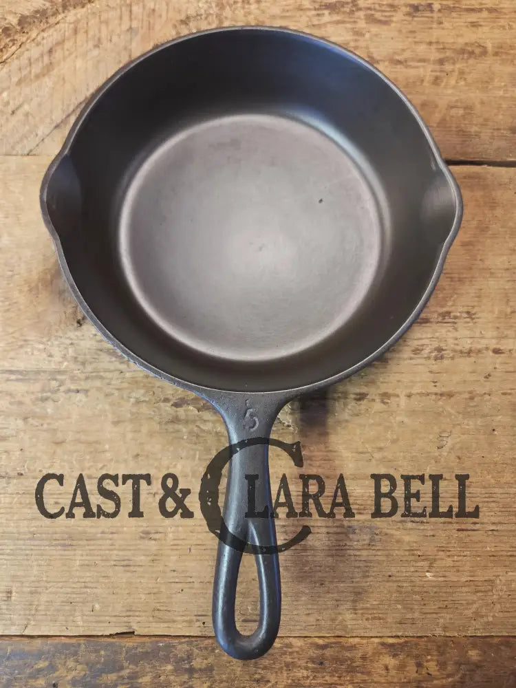 Great Saute pan! 1930’s Wagner #5 Skillet with Stylized Logo 1055. Awesome everyday skillet! Skillet