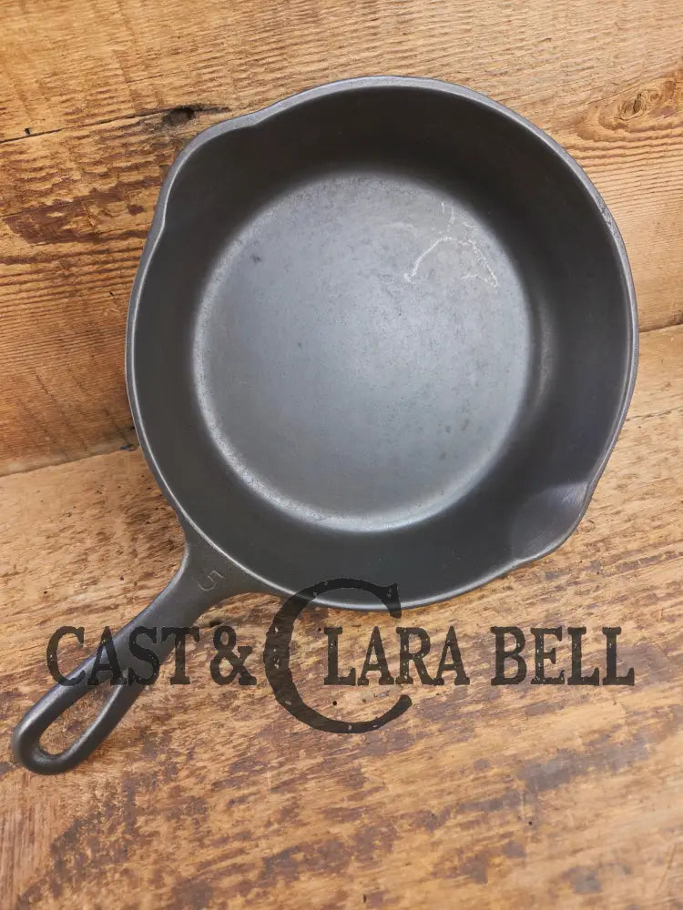 Great Saute pan! 1930’s Wagner #5 Skillet with Stylized Logo 1055 E. Awesome everyday skillet Skillet