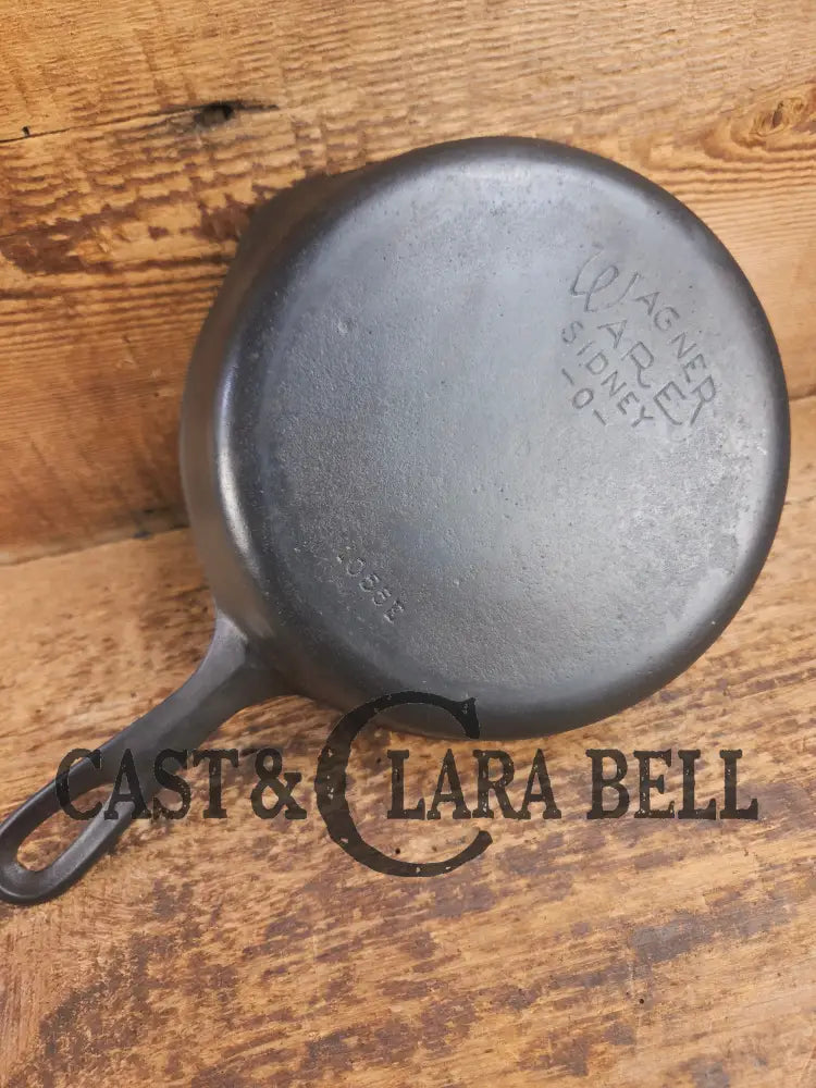 Great Saute pan! 1930’s Wagner #5 Skillet with Stylized Logo 1055 E. Awesome everyday skillet Skillet