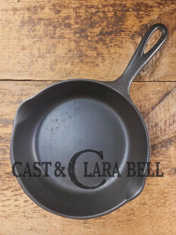 Great Saute pan! 1930’s Wagner #5 Skillet with Stylized Logo 1055 E. Awesome everyday skillet Skillet