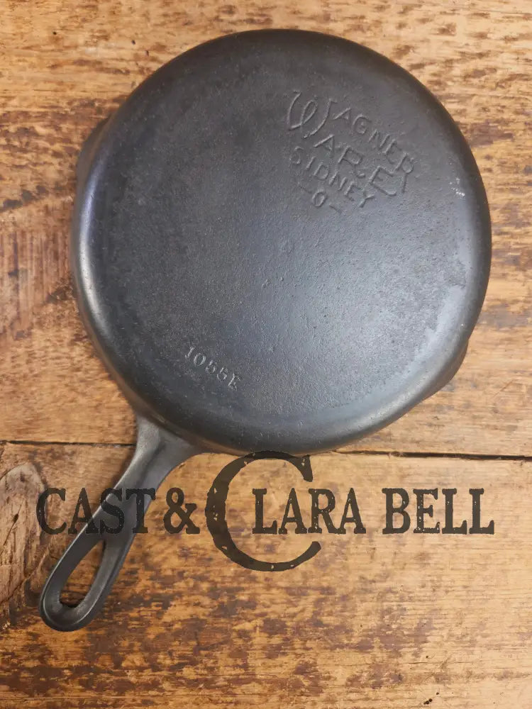 Great Saute pan! 1930’s Wagner #5 Skillet with Stylized Logo 1055 E. Awesome everyday skillet Skillet