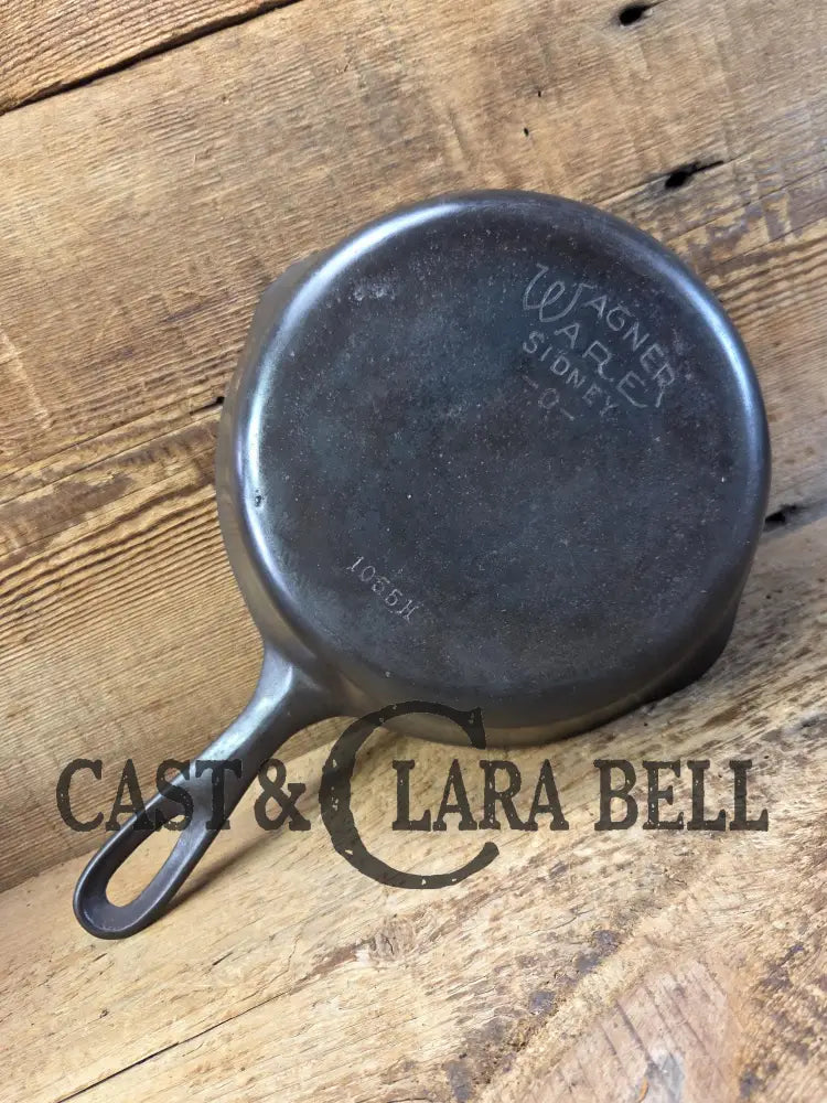 Great Saute pan! 1930’s Wagner #5 Skillet with Stylized Logo 1055 H. Awesome everyday skillet!