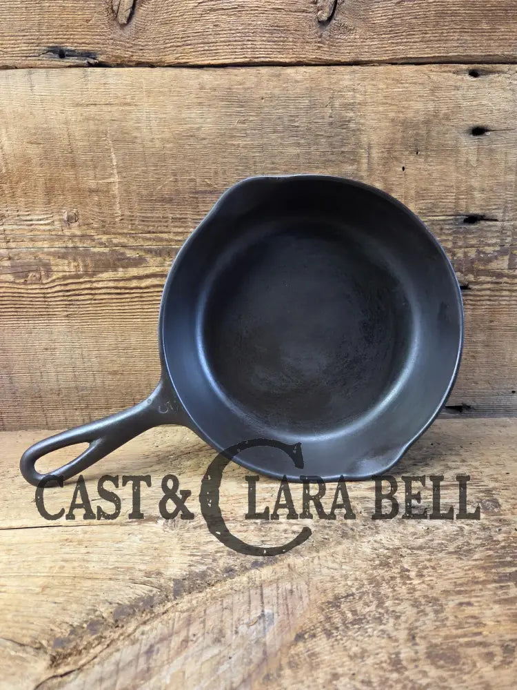 Great Saute pan! 1930’s Wagner #5 Skillet with Stylized Logo 1055 H. Awesome everyday skillet!