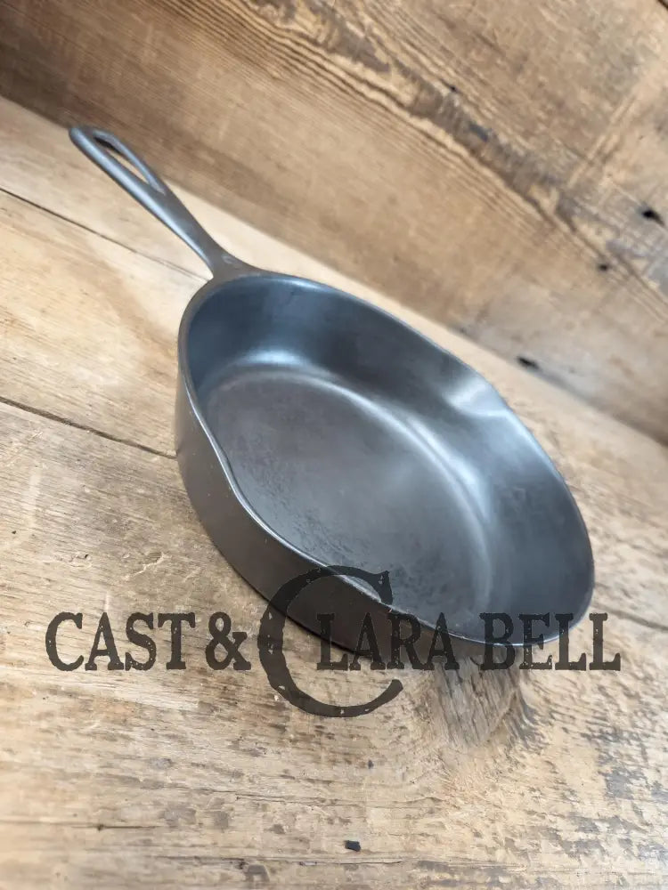 Great Saute pan! 1930’s Wagner #5 Skillet with Stylized Logo 1055 H. Awesome everyday skillet!