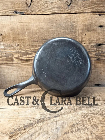 Great Saute pan! 1930’s Wagner #5 Skillet with Stylized Logo 1055 H. Awesome everyday skillet!