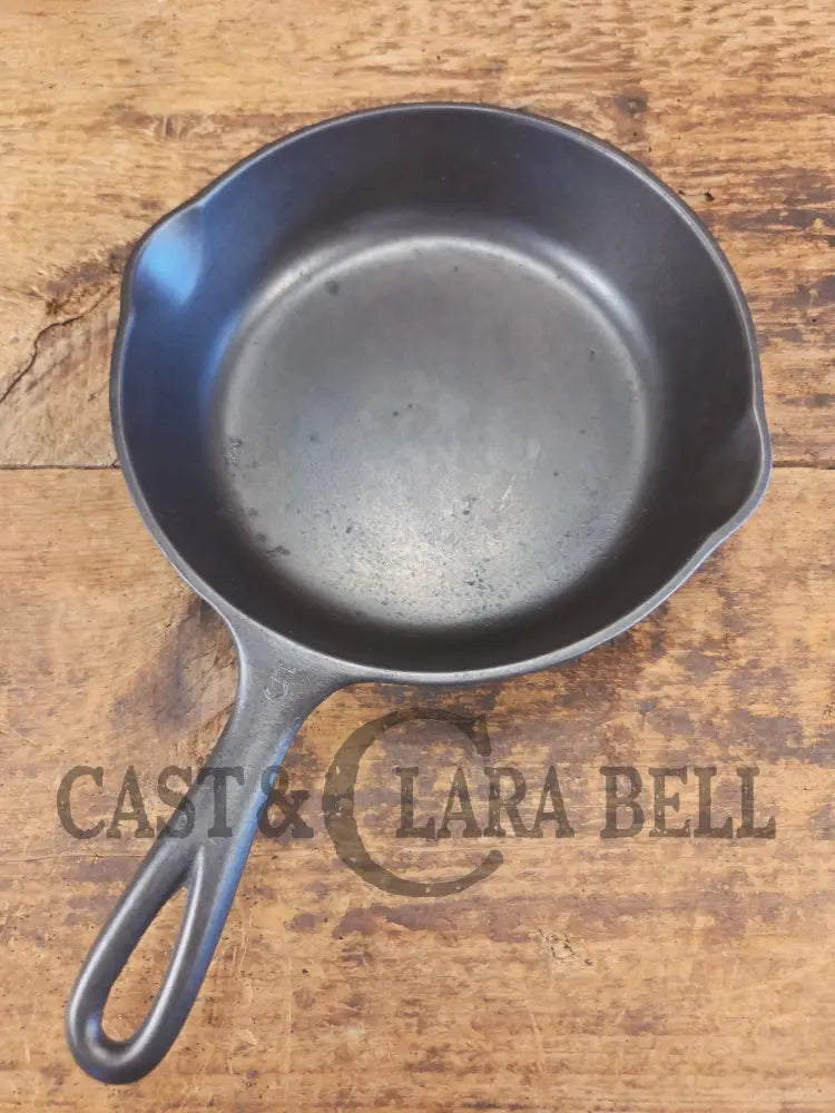 Great Saute pan! 1930’s Wagner #5 Skillet with Stylized Logo 1055 E. Awesome everyday skillet! - Skillet