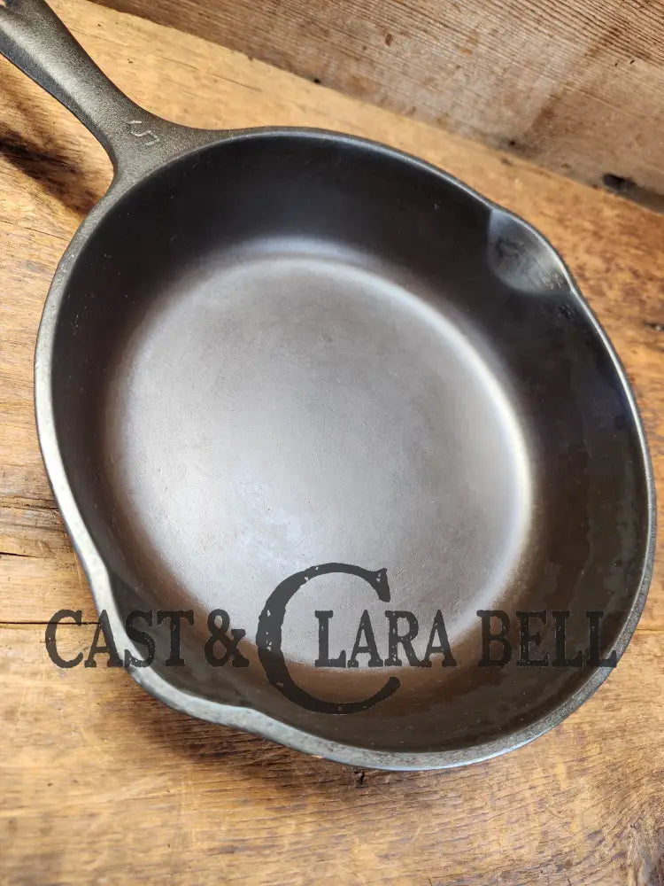 Great Saute Skillet! Wagner Ware #5 Cast Iron Skillet With Stylized Logo And Smooth Bottom 1055 E.