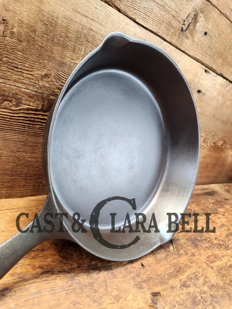 Great Skillet And Awesome Story! 1920’S Chicago Hardware Foundry #8 ’Diamond’ Skillet