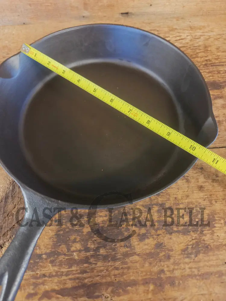 Great skillet and awesome story! 1920’s Chicago Hardware Foundry #8 D ’Diamond’ skillet - Skillet