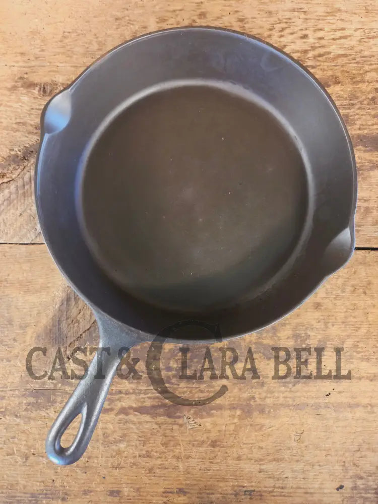 Great skillet and awesome story! 1920’s Chicago Hardware Foundry #8 D ’Diamond’ skillet - Skillet