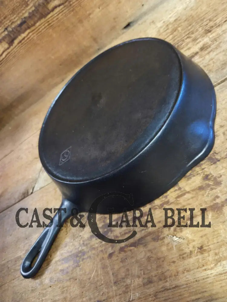 Great skillet and awesome story! 1920’s Chicago Hardware Foundry #9 ’Diamond’ skillet Skillet