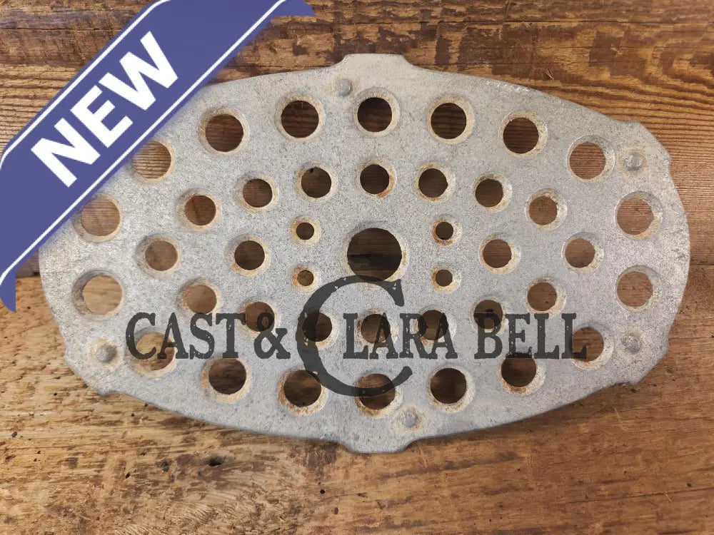 Griswold #5 Oval Roaster Trivet. Cleaned lightly see desc. #A485T Aluminum trivet. Perfect for either cast iron or