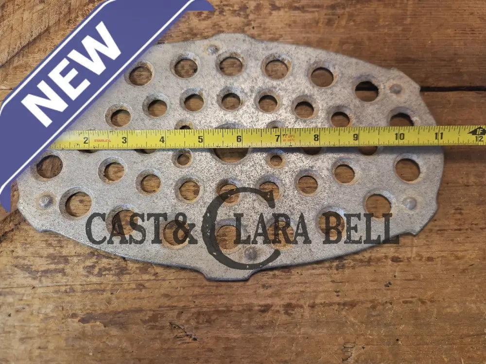 Griswold #5 Oval Roaster Trivet. Cleaned lightly see desc. #A485T Aluminum trivet. Perfect for either cast iron or