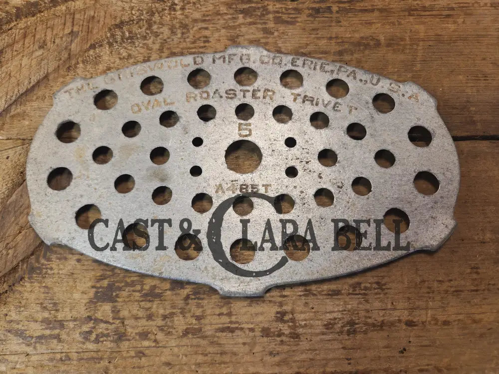 Griswold #5 Oval Roaster Trivet. Cleaned lightly see desc. #A485T Aluminum trivet. Perfect for either cast iron or