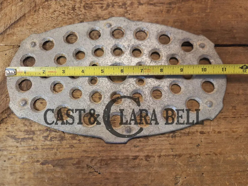 Griswold #5 Oval Roaster Trivet. Cleaned lightly see desc. #A485T Aluminum trivet. Perfect for either cast iron or