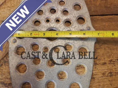 Griswold #5 Oval Roaster Trivet. Cleaned lightly see desc. #A485T Aluminum trivet. Perfect for either cast iron or