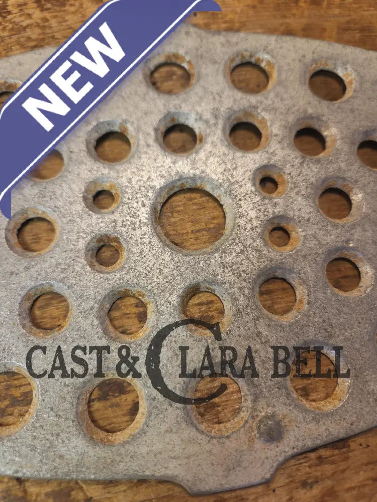 Griswold #5 Oval Roaster Trivet. Cleaned lightly see desc. #A485T Aluminum trivet. Perfect for either cast iron or
