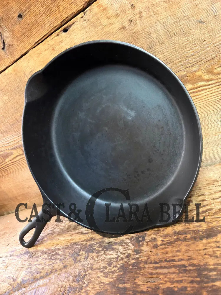 Griswold #7 Skillet with Large Block Logo and Smooth Bottom 701 B Skillet