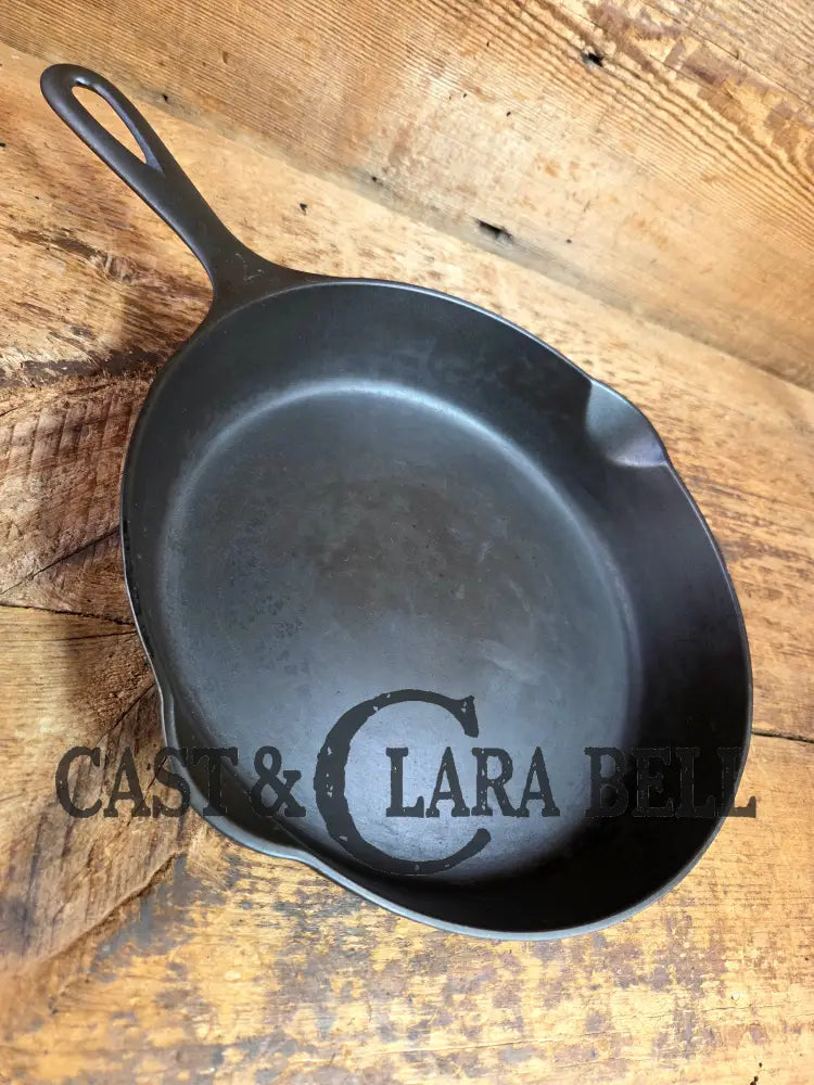 Griswold #7 Skillet with Large Block Logo and Smooth Bottom 701 B Skillet