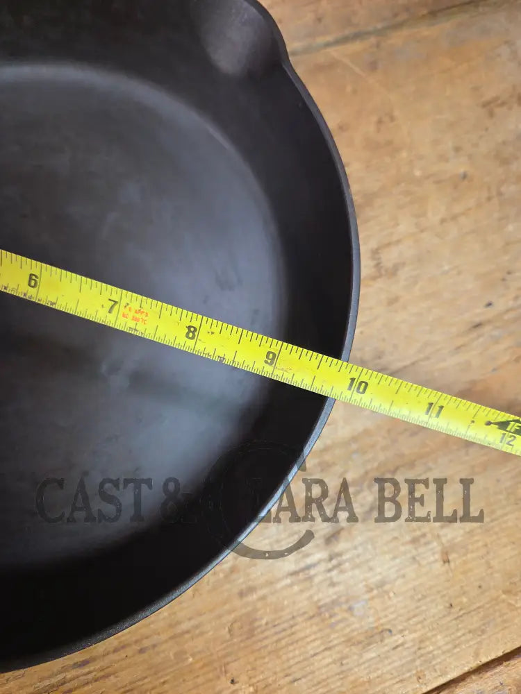 Griswold #7 Skillet with Large Block Logo and Smooth Bottom 701 B Skillet