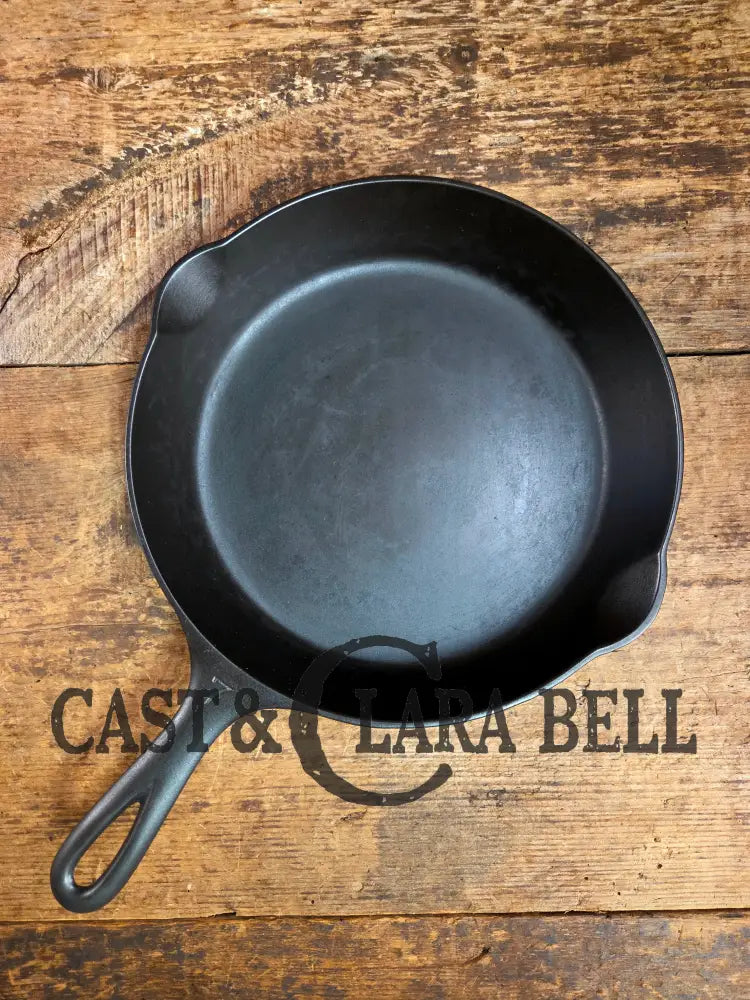 Griswold #7 Skillet with Large Block Logo and Smooth Bottom 701 B Skillet