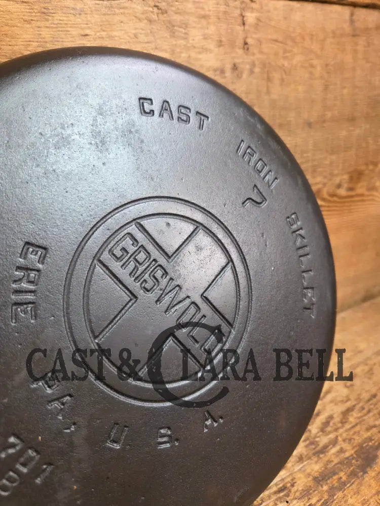 Griswold #7 Skillet with Large Block Logo and Smooth Bottom 701 B Skillet