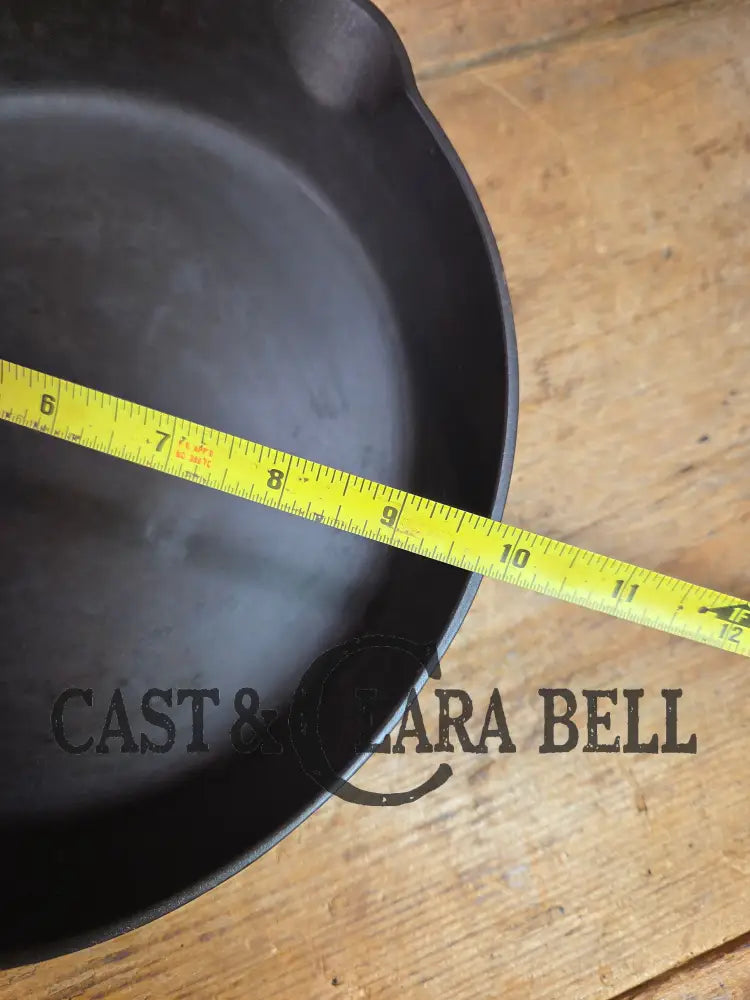 Griswold #7 Skillet with Large Block Logo and Smooth Bottom 701 B Skillet