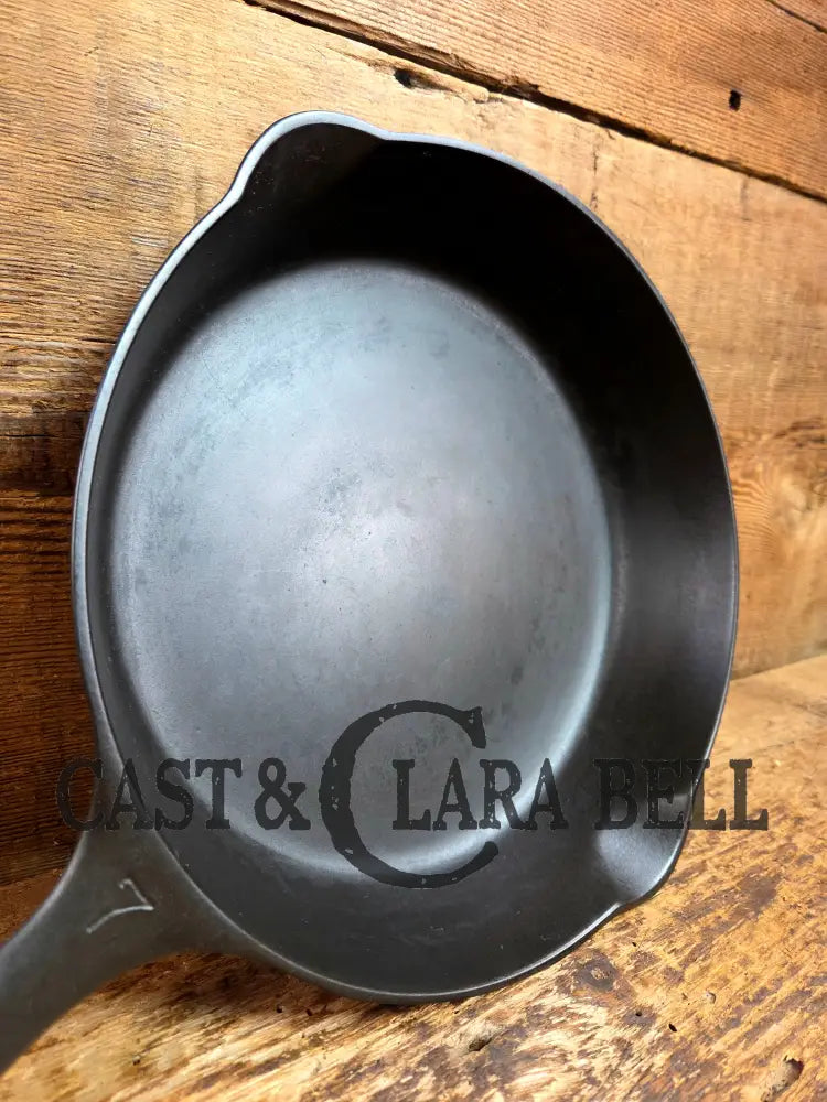 Griswold #7 Skillet with Large Block Logo and Smooth Bottom 701 B Skillet