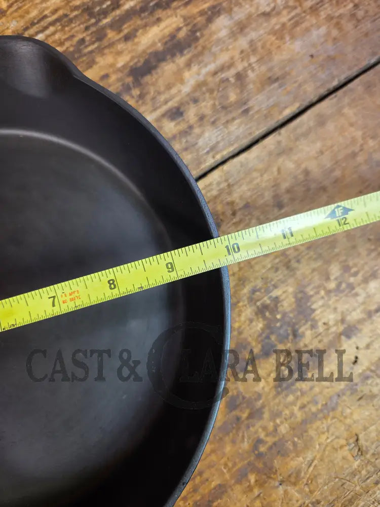Griswold #7 Skillet with Large Block Logo and Smooth Bottom 701 B Early Handle - Skillet