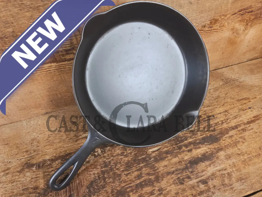 Griswold #7 Skillet with Large Block Logo and Smooth Bottom 701 D - Skillet