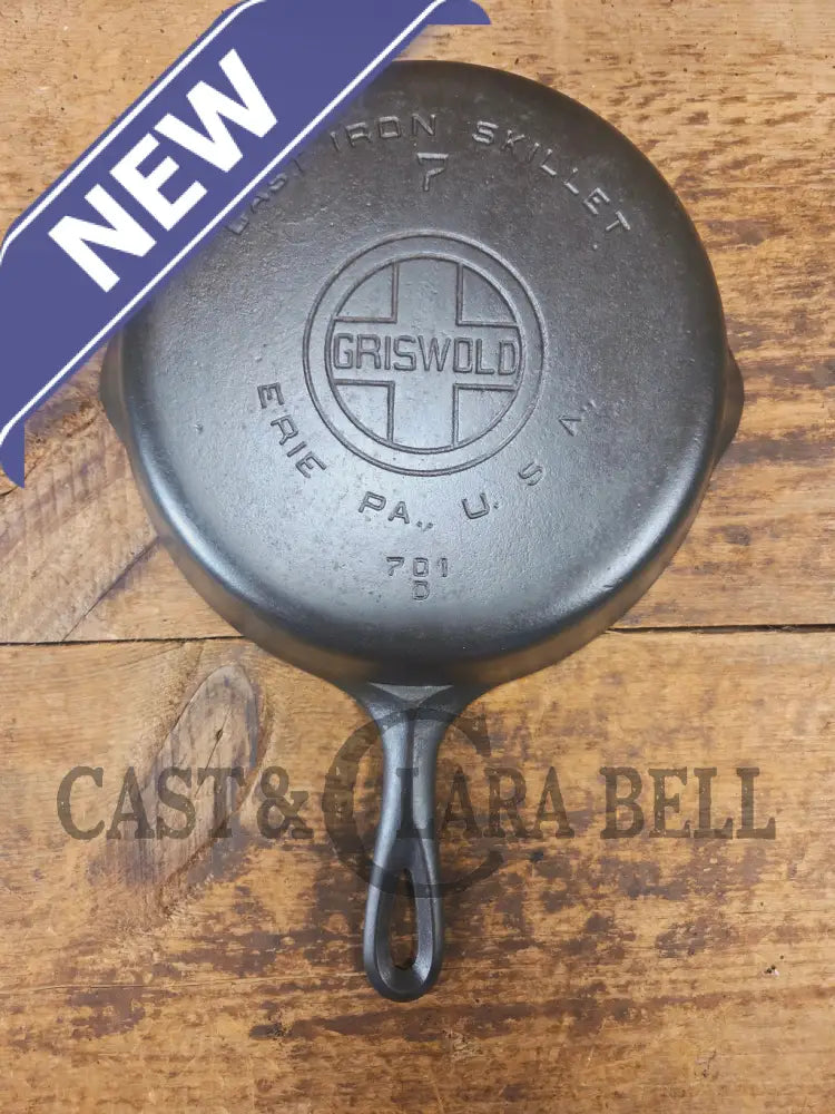 Griswold #7 Skillet with Large Block Logo and Smooth Bottom 701 D - Skillet