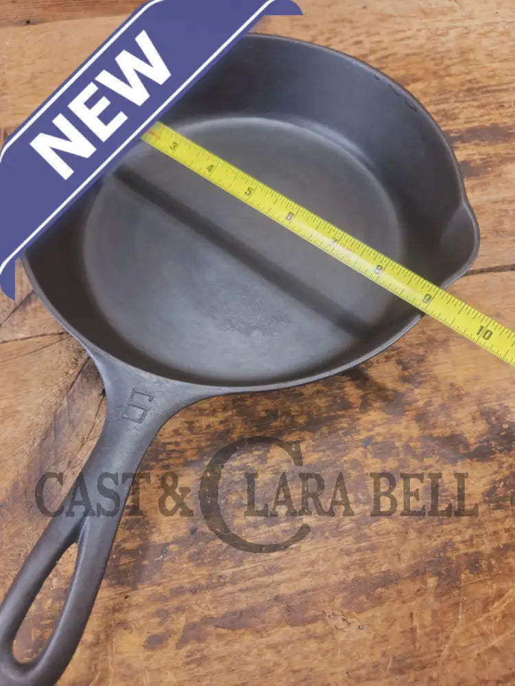 Griswold #7 Skillet with Large Block Logo and Smooth Bottom 701 D - Skillet
