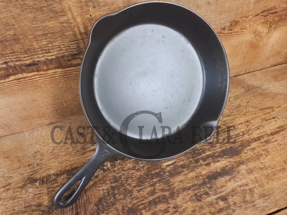Griswold #7 Skillet with Large Block Logo and Smooth Bottom 701 D - Skillet