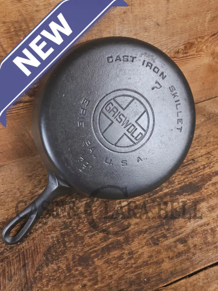 Griswold #7 Skillet with Large Block Logo and Smooth Bottom 701 D - Skillet
