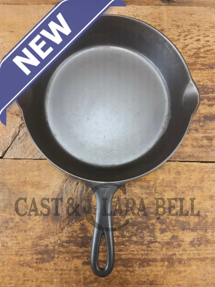 Griswold #7 Skillet with Large Block Logo and Smooth Bottom 701 D - Skillet