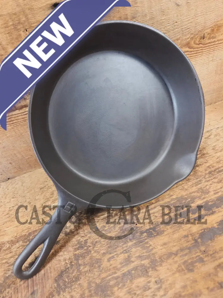 Griswold #7 Skillet with Large Block Logo and Smooth Bottom 701 D - Skillet