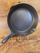 Griswold #7 Skillet with Large Block Logo and Smooth Bottom 701 D Flat Handle - Skillet