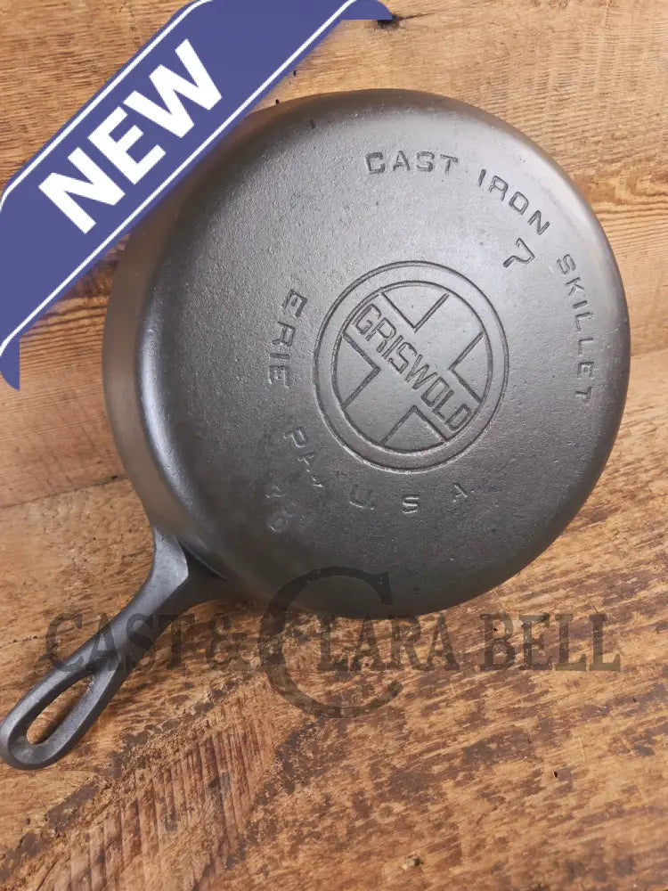 Griswold #7 Skillet with Large Block Logo and Smooth Bottom 701 D Flat Handle - Skillet