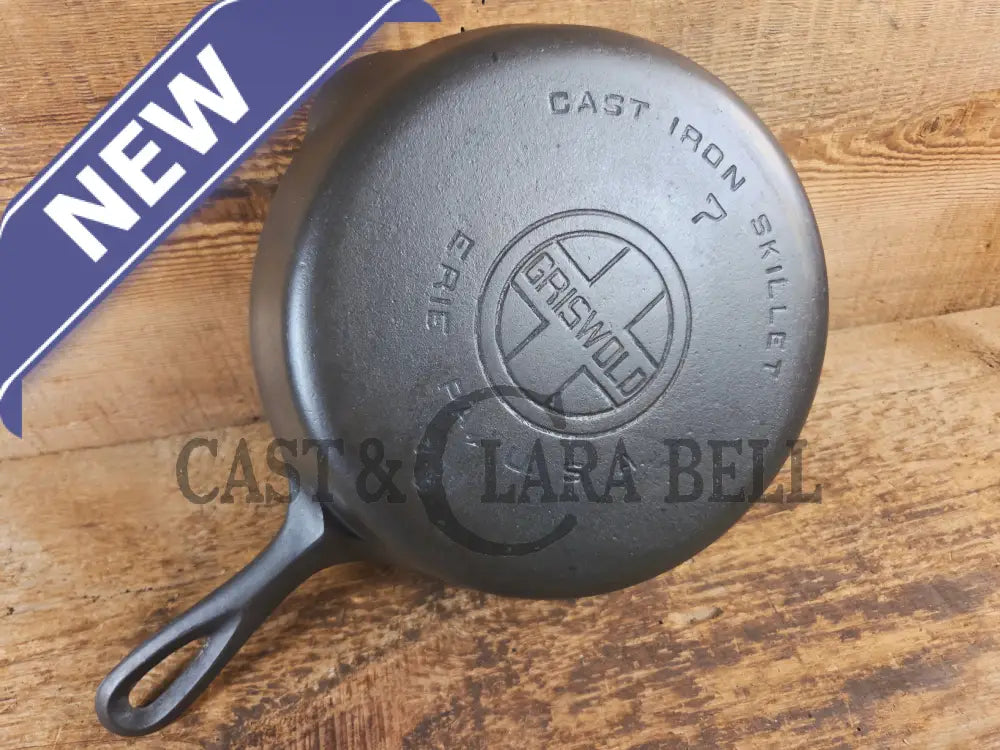 Griswold #7 Skillet with Large Block Logo and Smooth Bottom 701 D Flat Handle - Skillet