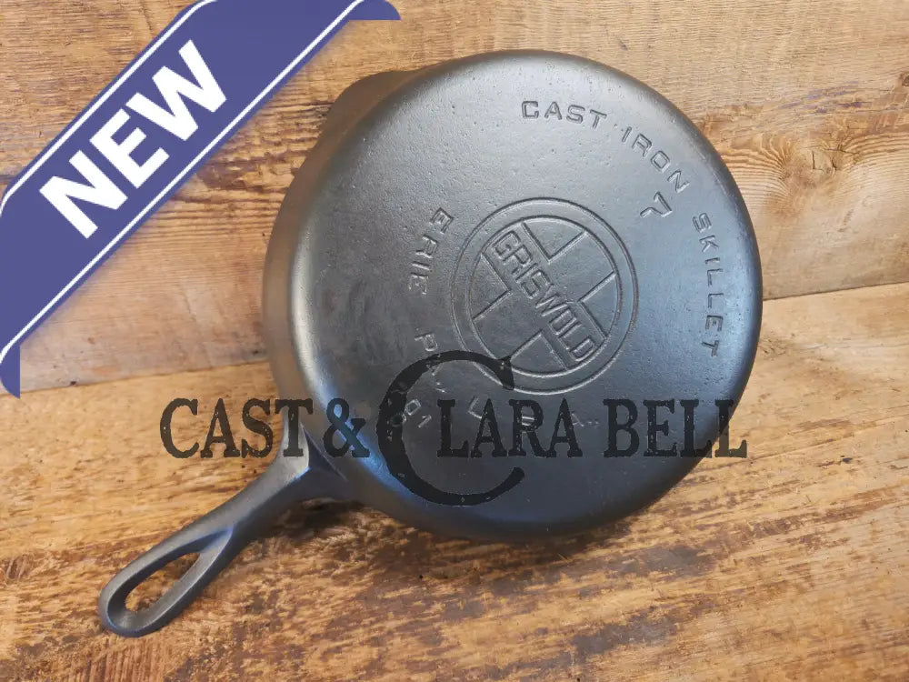 Griswold #7 Skillet with Large Block Logo and Smooth Bottom 701 D Flat Handle - Skillet