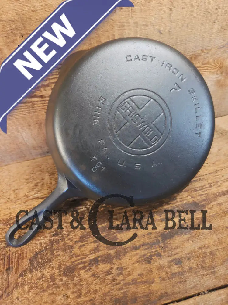 Griswold #7 Skillet with Large Block Logo and Smooth Bottom 701 D Flat Handle - Skillet